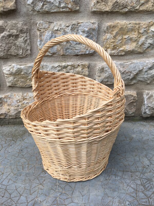 panier asymétrique tout blanc